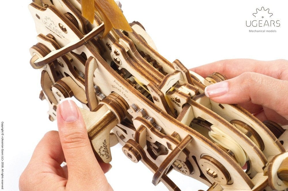Ugears Cal Mecanoid – Puzzle 3D Mecanic din Lemn cu Auto-Propulsie, 410 piese din lemn - Imaginea 2