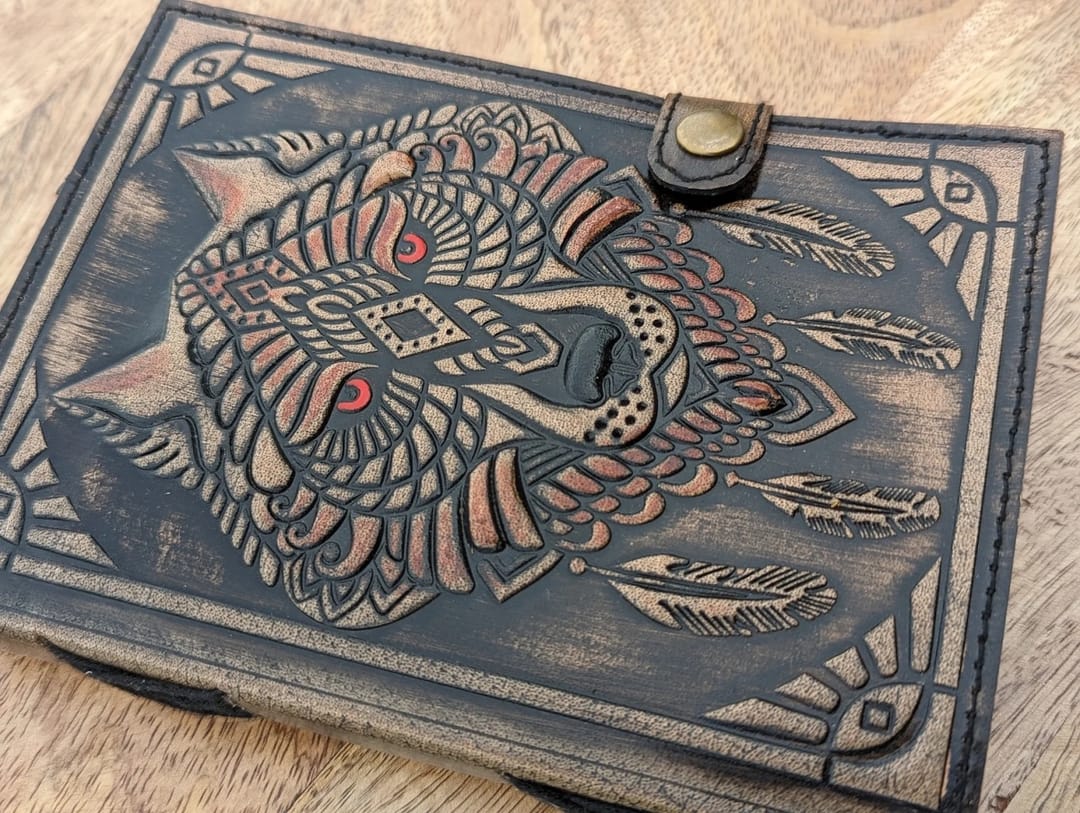 Jurnal Vintage din Piele Grimoire – Model „Wolf Totem” - Imaginea 2