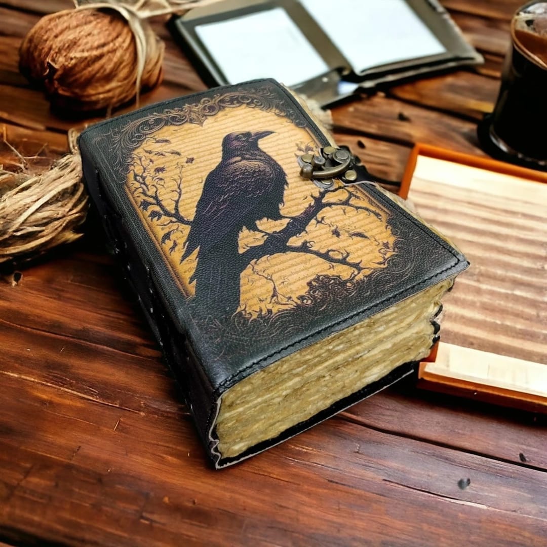 Jurnal Grimoire din Piele – Model Gothic Raven Shadow - Imaginea 4
