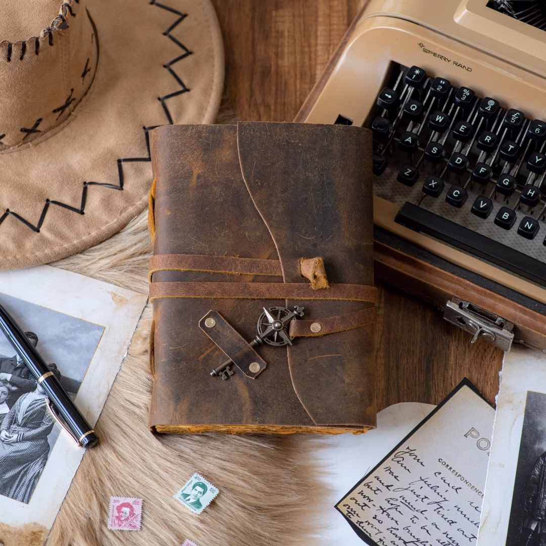 Jurnal Vintage din Piele lucrat manual - Model cu Cheie Antică - Imaginea 4