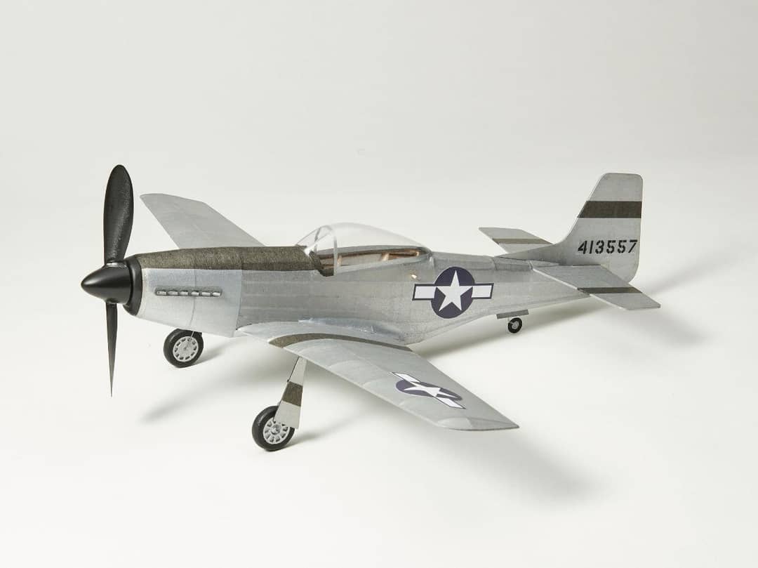 Kit Aeromodelism Vintage: Avion de Vânătoare P-51D Mustang (Anvergură 45 cm)