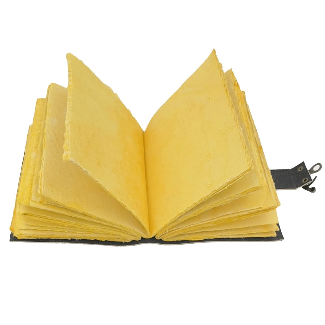 Jurnal Vintage din Piele Grimoire – Model Soarele și Luna - Imaginea 4