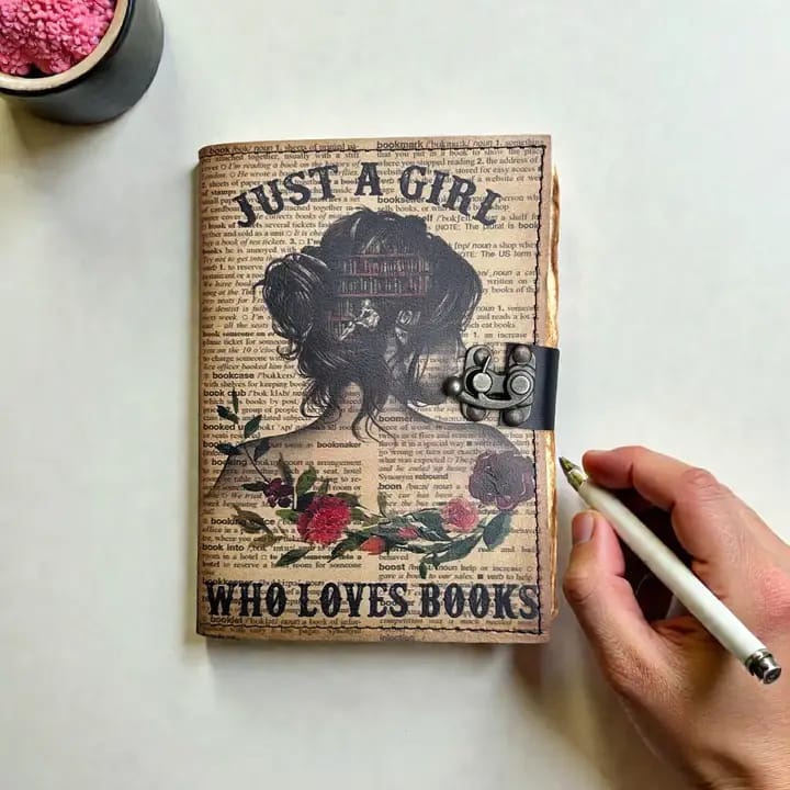 Jurnal Vintage din Piele Naturală – „Just a Girl Who Loves Books” - Imaginea 3