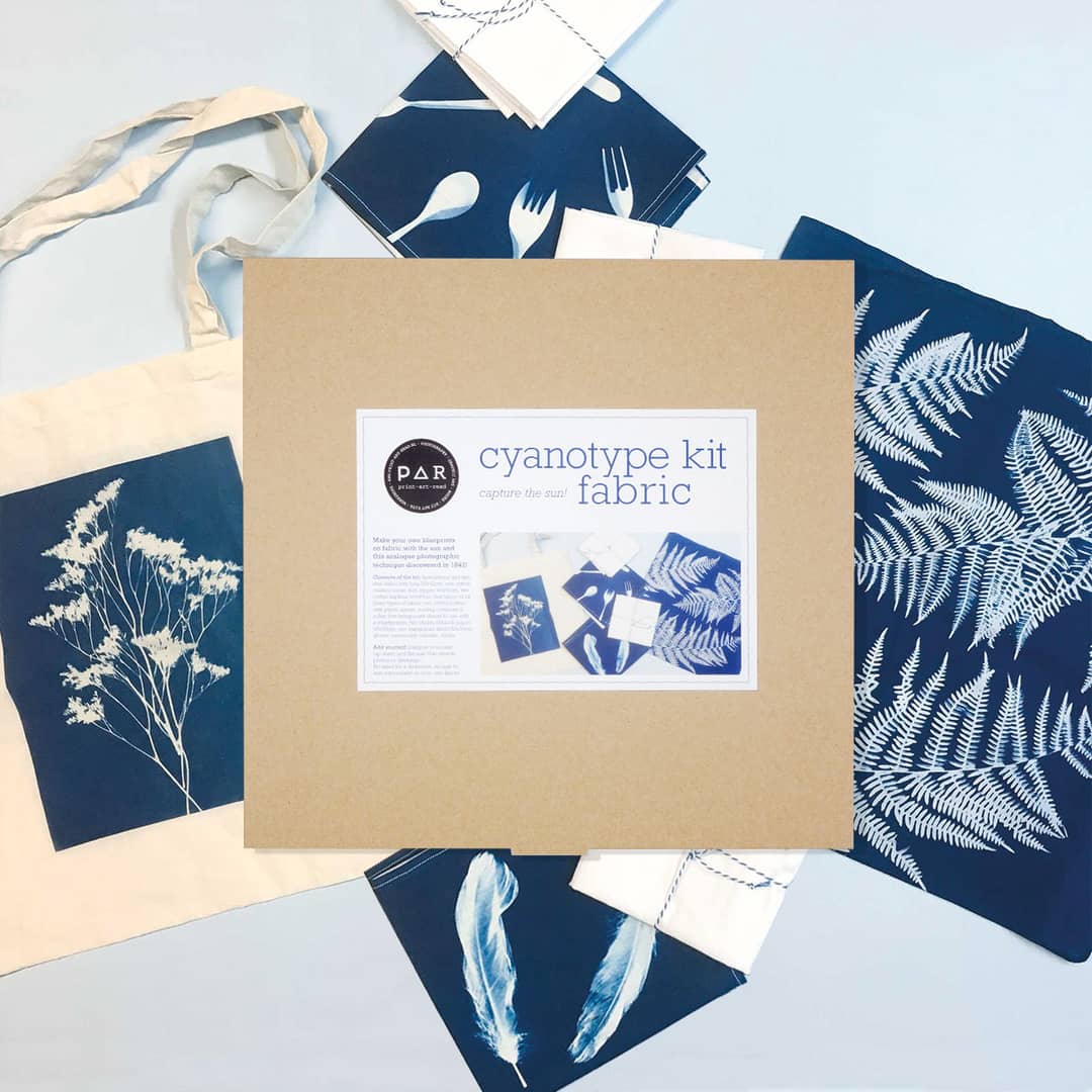 Kit Creativ DIY Cianotipie pe Material Textil – Imprimare Fotografică Solară (Cyanotype Kit)